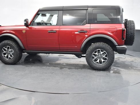 New 2025 Ford Bronco Badlands image 4