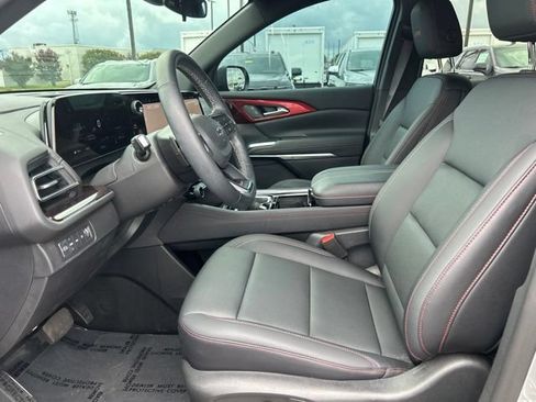 Used 2025 Chevrolet Traverse Z71 w/ Driver Confidence Package AWD/4WD image 15