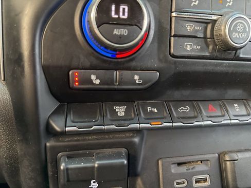 Used 2020 Chevrolet Silverado 2500 LT w/ All Star Edition image 37