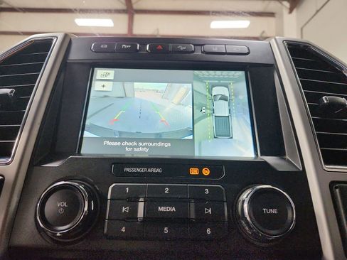 Used 2018 Ford F350 Lariat w/ Lariat Ultimate Package image 30