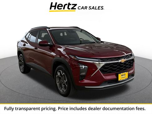 Used 2025 Chevrolet Trax LT FWD image 1