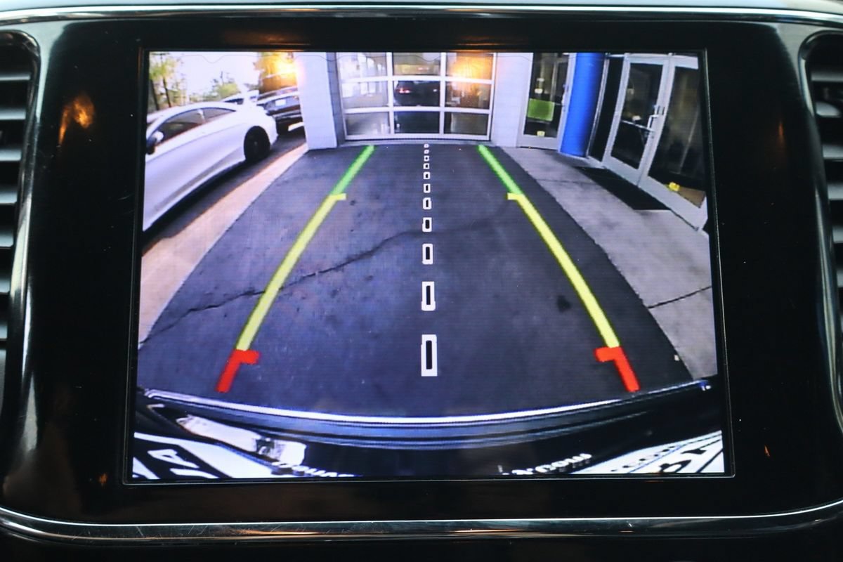 Used 2019 Jeep Grand Cherokee Overland AWD/4WD image 22