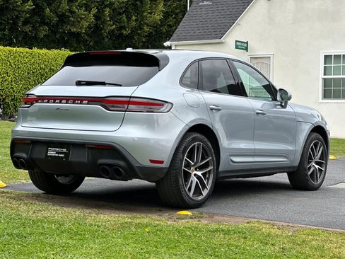 Certified 2025 Porsche Macan AWD/4WD image 8