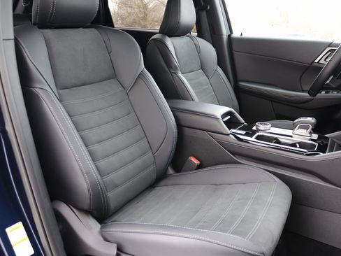 Used 2025 Mitsubishi Outlander SE image 42