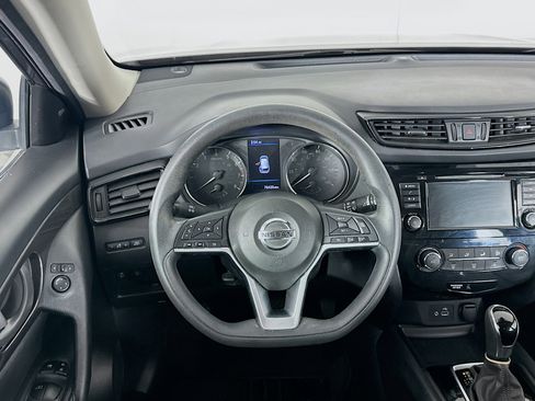 Used 2019 Nissan Rogue S FWD image 17