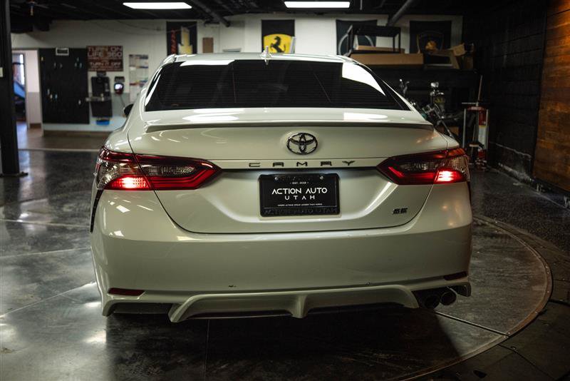 Used 2022 Toyota Camry SE FWD image 6