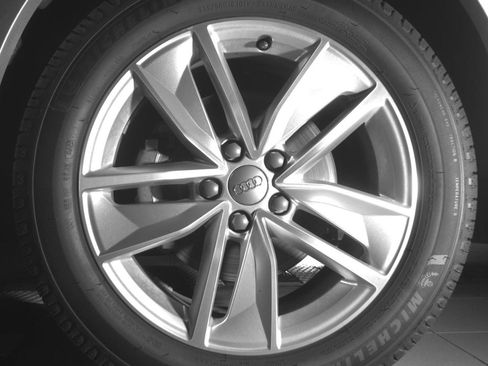 Used 2018 Audi Q3 2.0T Premium FWD image 9
