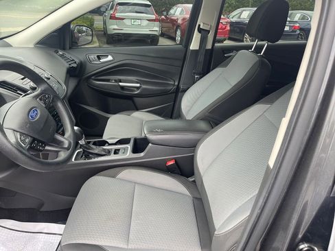 Used 2017 Ford Escape SE FWD image 12