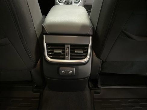 Used 2022 Subaru Outback Premium image 16