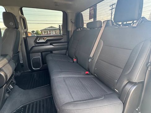 Used 2024 Chevrolet Silverado 2500 LT AWD/4WD image 11