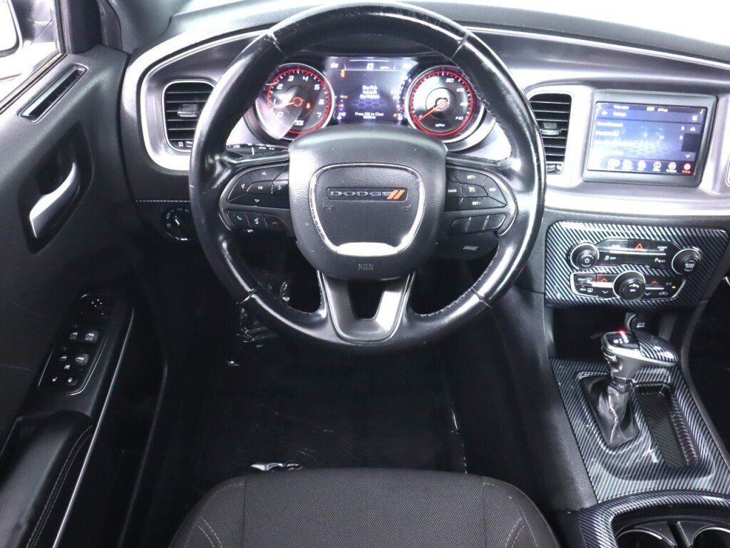 Used 2019 Dodge Charger SXT RWD image 27
