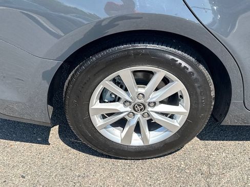 Used 2025 Toyota Camry LE AWD/4WD image 42