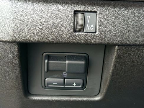 Used 2024 Chevrolet Colorado ZR2 w/ ZR2 Bison Edition AWD/4WD image 31