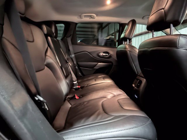 Used 2022 Jeep Cherokee Latitude Lux FWD image 16