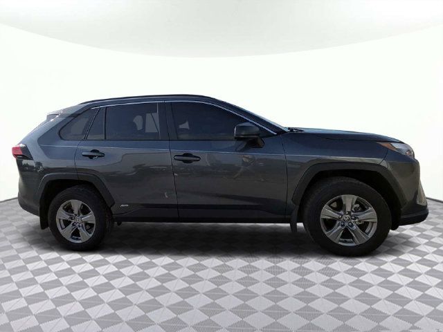 Used 2025 Toyota RAV4 LE AWD/4WD image 2
