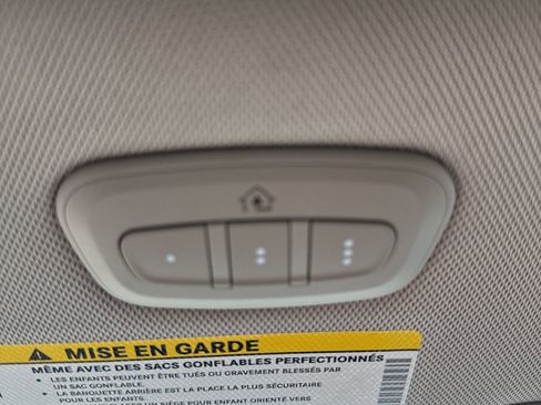 Used 2022 Chrysler Pacifica Touring-L image 24