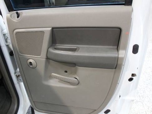 Used 2007 Dodge Ram 2500 Truck SLT image 23