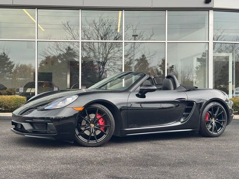 Used 2018 Porsche 718 Boxster GTS image 2