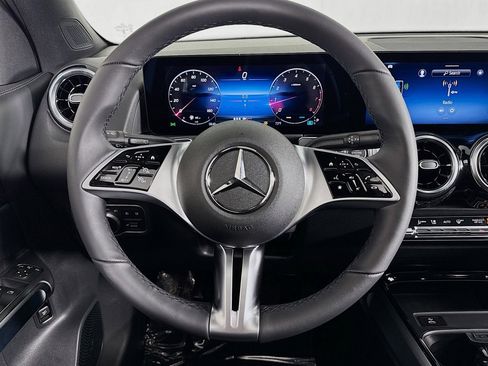 New 2026 Mercedes-Benz GLB 250 image 17