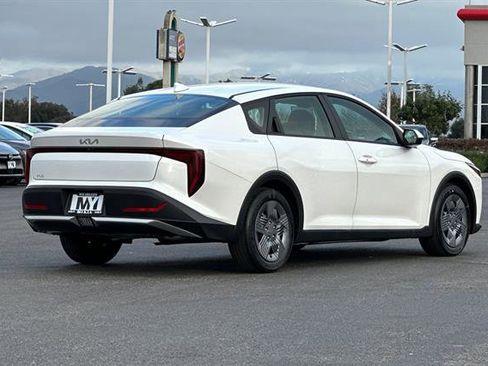 New 2025 Kia K4 LX image 4