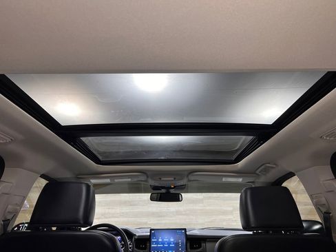 Used 2024 Ford Expedition XLT image 18