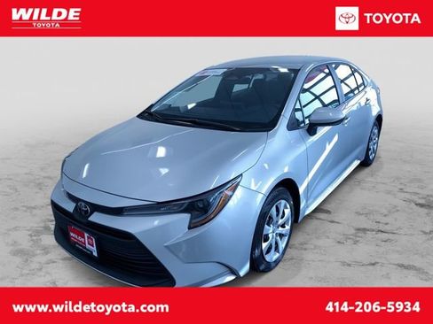 Certified 2025 Toyota Corolla LE image 1