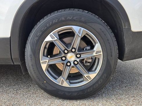 Used 2025 Chevrolet Blazer LT FWD image 31