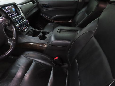 Used 2017 Chevrolet Suburban LT AWD/4WD image 17