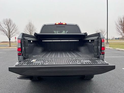 Used 2023 Nissan Frontier SV w/ SV Convenience Package image 12