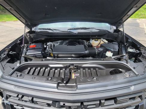 Used 2023 Chevrolet Silverado 1500 Custom Trail Boss w/ LPO, Dark Essentials Package AWD/4WD image 17