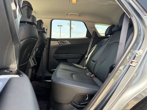 Used 2023 Kia Sportage EX AWD/4WD image 11