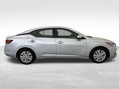 Used 2023 Nissan Sentra S image 5