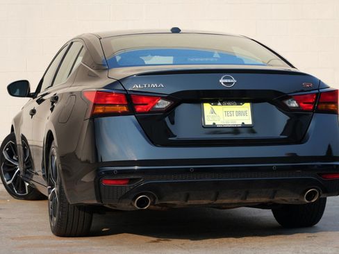 Used 2023 Nissan Altima 2.5 SR FWD image 5
