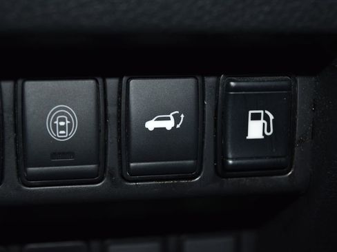 Used 2019 Nissan Rogue SV w/ Premium Package image 19