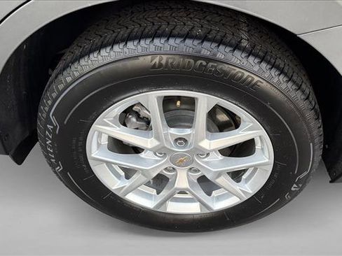 Used 2024 Chevrolet Equinox LS image 9