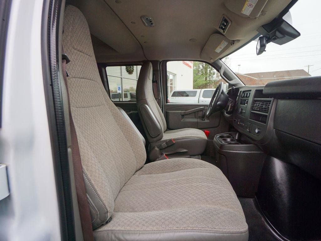 Used 2020 Chevrolet Express 3500 LT w/ LT Preferred Equipment Group RWD image 23
