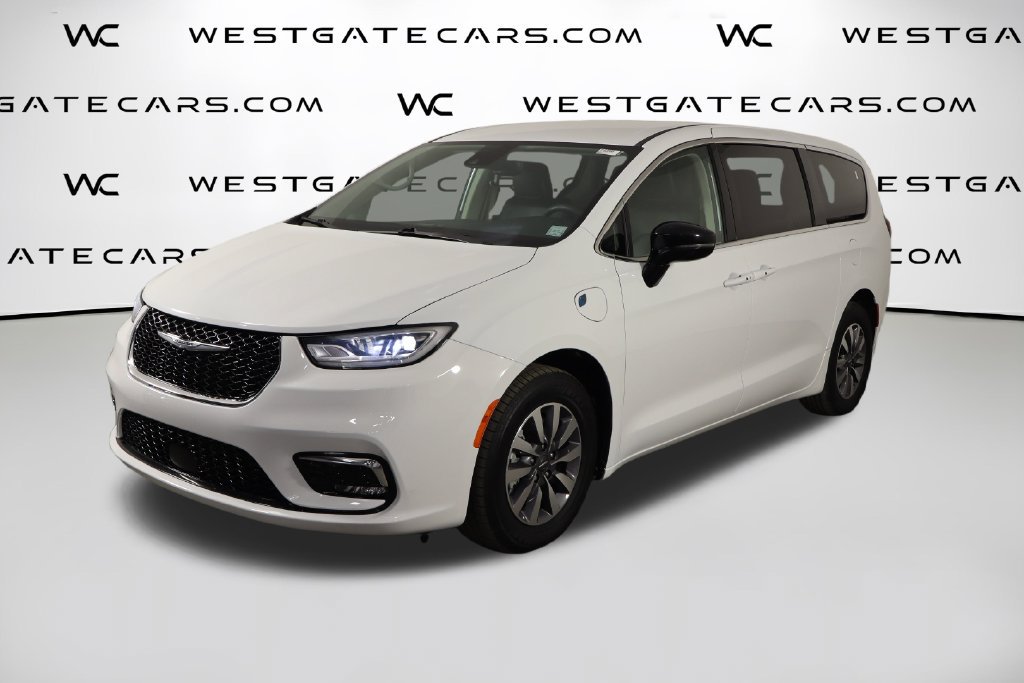 Used 2024 Chrysler Pacifica Limited FWD 360° Tour