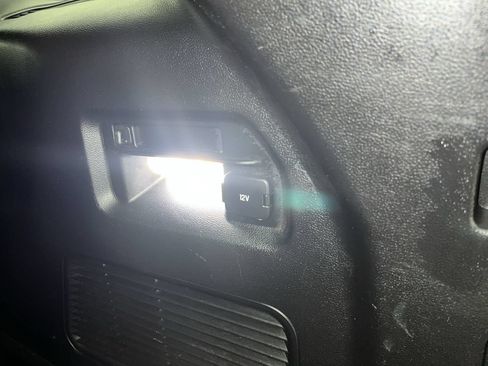 Used 2020 Ford Explorer XLT w/ Equipment Group 202A AWD/4WD image 4