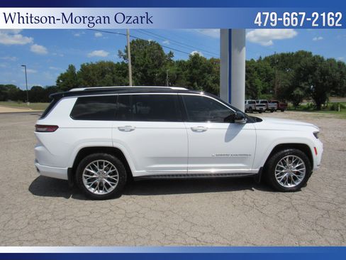 Used 2022 Jeep Grand Cherokee L Summit w/ MOPAR Finishing Package AWD/4WD image 17