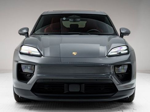 New 2026 Porsche Macan 4 Electric image 30