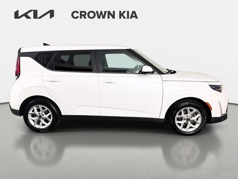 Certified 2023 Kia Soul LX w/ LX Technology Package FWD image 4