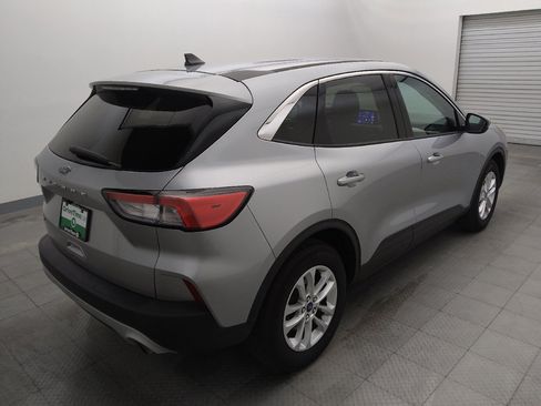 Used 2021 Ford Escape SE FWD image 9
