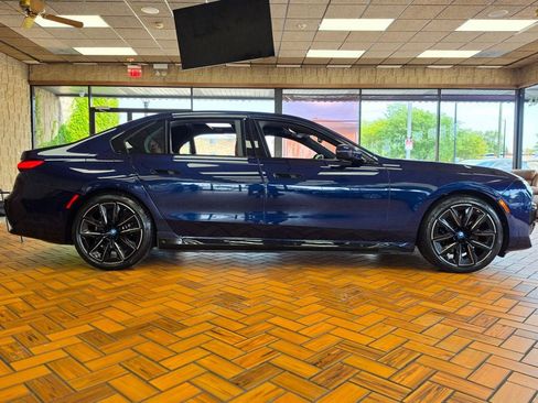 Used 2023 BMW i7 xDrive60 w/ Executive Package 2 AWD/4WD image 7