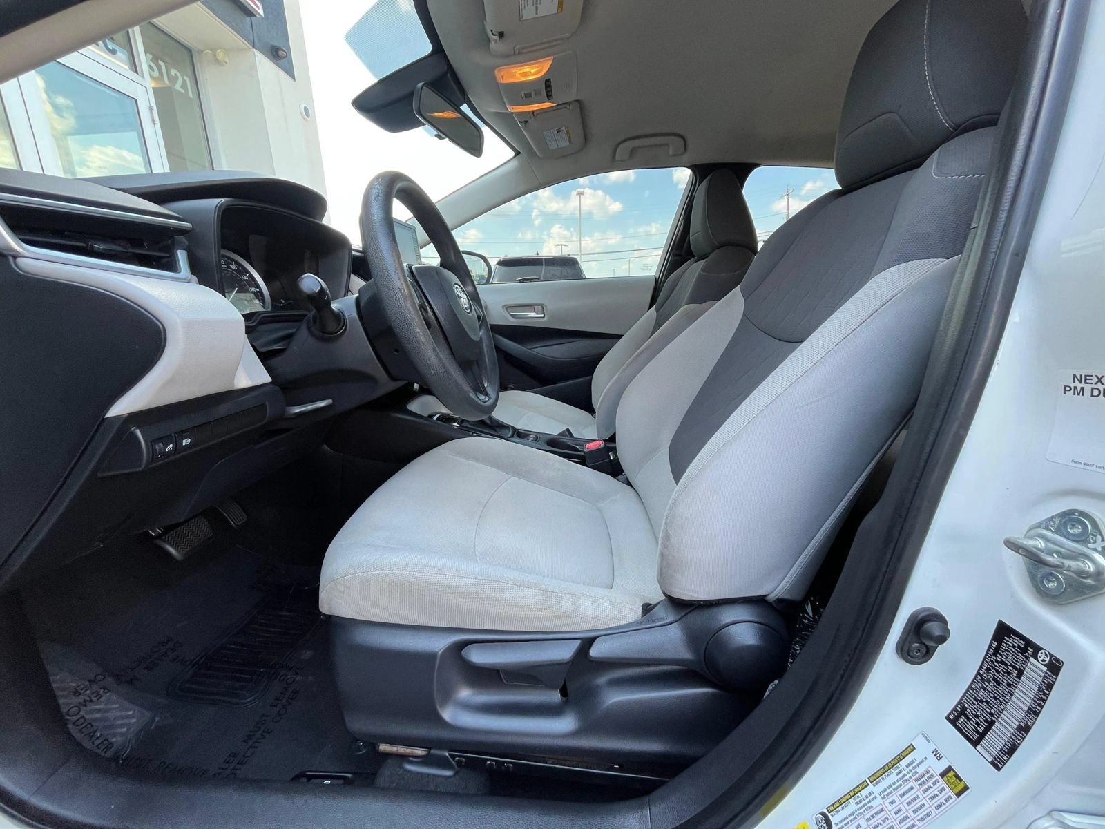Used 2021 Toyota Corolla LE FWD image 25