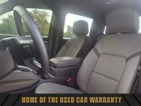 Used 2025 Chevrolet Colorado ZR2 w/ Technology Package image 17