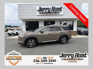Used 2024 Nissan Pathfinder Platinum w/ Cargo Package AWD/4WD video 1