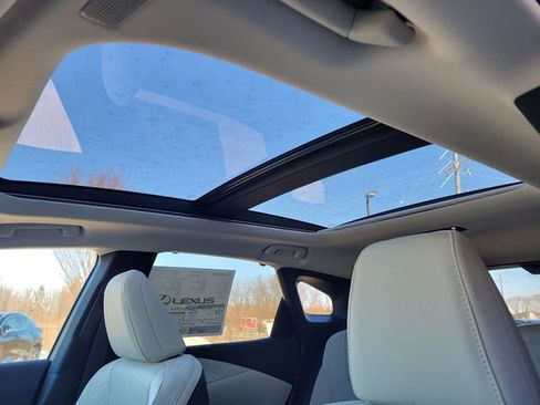 New 2026 Lexus RX 350 AWD image 32