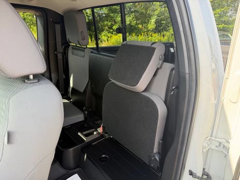 Certified 2022 Toyota Tacoma SR5 w/ SR5 Appearance Package (SM) AWD/4WD image 29