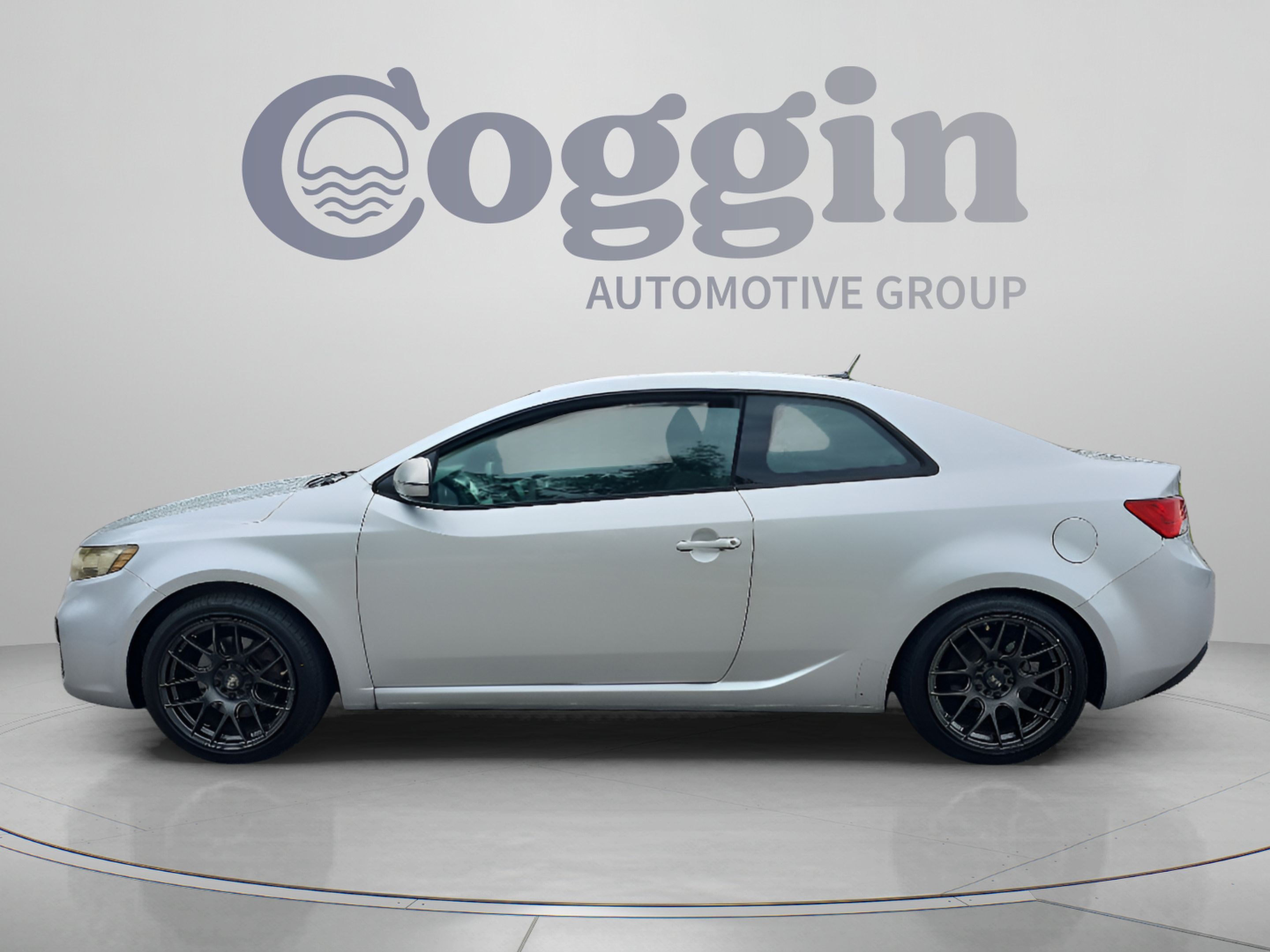 Used 2012 Kia Forte Koup SX FWD image 2