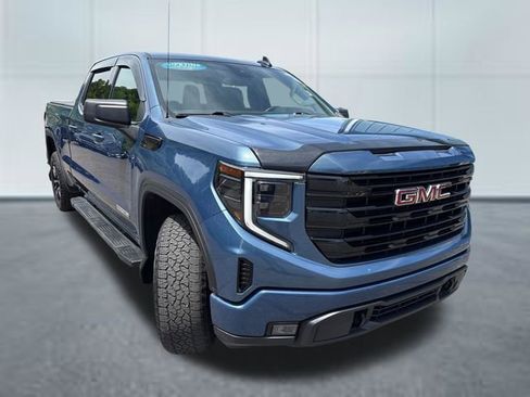 Used 2024 GMC Sierra 1500 Elevation w/ LPO, Elevation Black Package AWD/4WD image 5